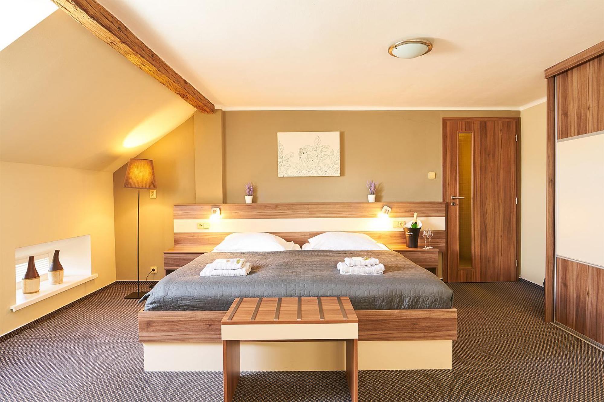 Wellness Hotel Kocanda Decin Eksteriør billede
